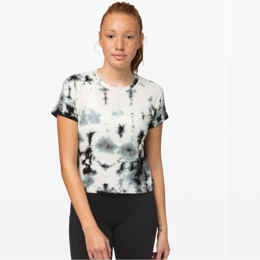 Lululemon train to be short sleeve top